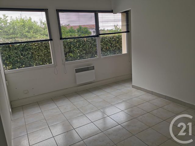 Appartement à louer - 4 pièces - 70.0 m2 - BAZAS - 33 - AQUITAINE - Century 21 Lgi Immo