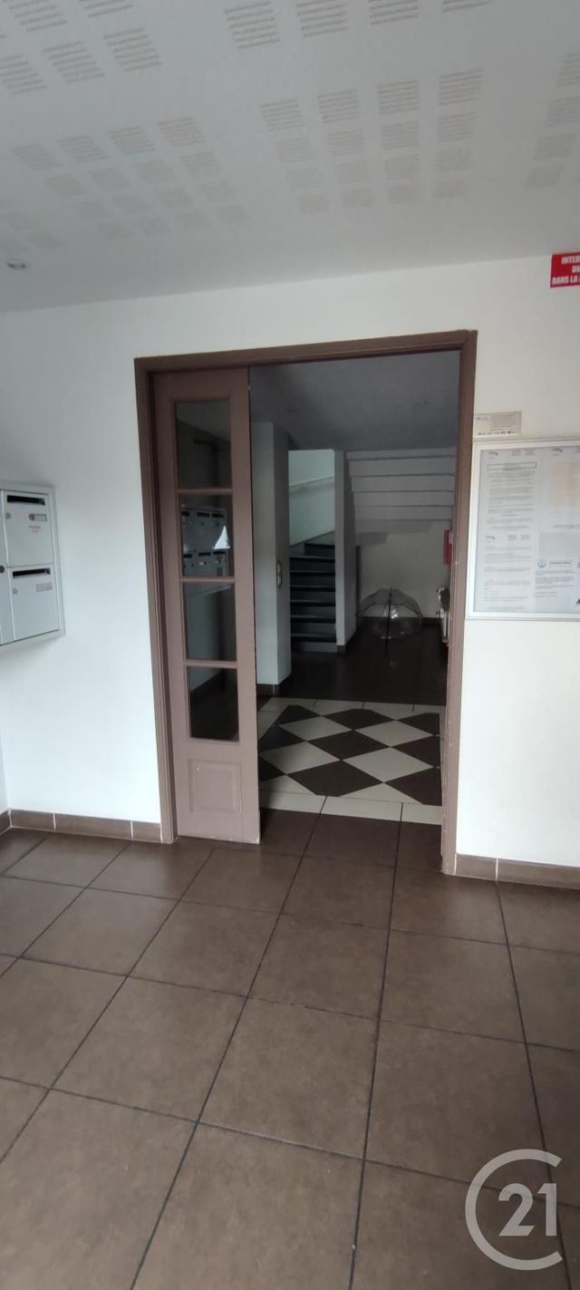 Afficher la photo en grand Appartement T2 à vendre - 2 pièces - 33.0 m2 - LA REOLE - 33 - AQUITAINE - Century 21 Lgi Immo