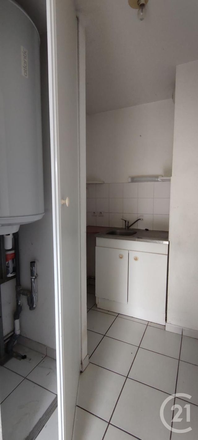 Afficher la photo en grand Appartement T2 à vendre - 2 pièces - 33.0 m2 - LA REOLE - 33 - AQUITAINE - Century 21 Lgi Immo