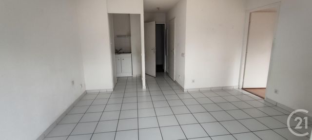 Afficher la photo en grand Appartement T2 à vendre - 2 pièces - 33.0 m2 - LA REOLE - 33 - AQUITAINE - Century 21 Lgi Immo
