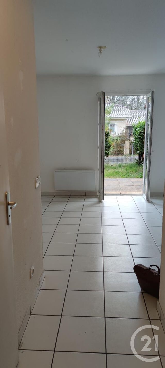 Afficher la photo en grand Appartement T2 à vendre - 2 pièces - 33.0 m2 - LA REOLE - 33 - AQUITAINE - Century 21 Lgi Immo