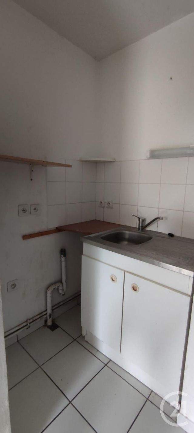 Afficher la photo en grand Appartement T2 à vendre - 2 pièces - 33.0 m2 - LA REOLE - 33 - AQUITAINE - Century 21 Lgi Immo