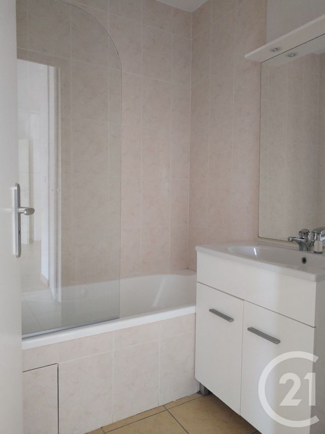 Appartement F2 à vendre - 2 pièces - 42.68 m2 - GIRONDE SUR DROPT - 33 - AQUITAINE - Century 21 Lgi Immo