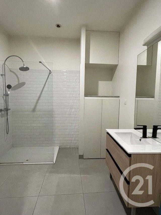 Appartement T2 à louer - 2 pièces - 42.6 m2 - LA REOLE - 33 - AQUITAINE - Century 21 Lgi Immo