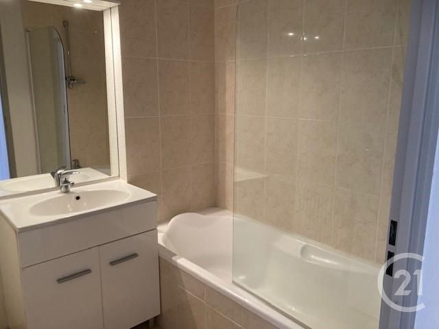 Appartement F3 à louer - 3 pièces - 60.97 m2 - GIRONDE SUR DROPT - 33 - AQUITAINE - Century 21 Lgi Immo