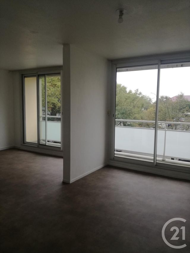 Appartement F4 à louer - 4 pièces - 77.34 m2 - CENON - 33 - AQUITAINE - Century 21 Lgi Immo