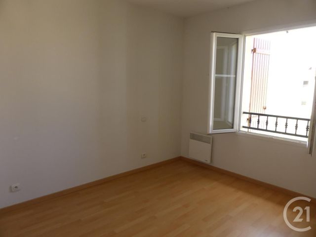 Appartement T2 à louer - 2 pièces - 33.1 m2 - LA REOLE - 33 - AQUITAINE - Century 21 Lgi Immo