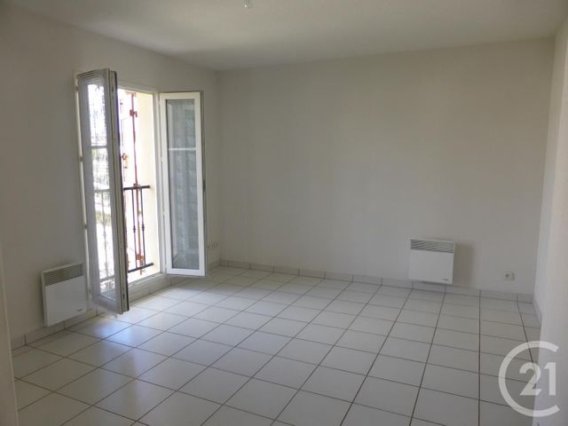 Appartement T2 à louer - 2 pièces - 33.1 m2 - LA REOLE - 33 - AQUITAINE - Century 21 Lgi Immo