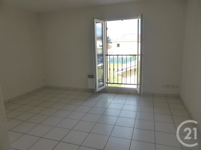 Appartement T2 à louer - 2 pièces - 33.1 m2 - LA REOLE - 33 - AQUITAINE - Century 21 Lgi Immo