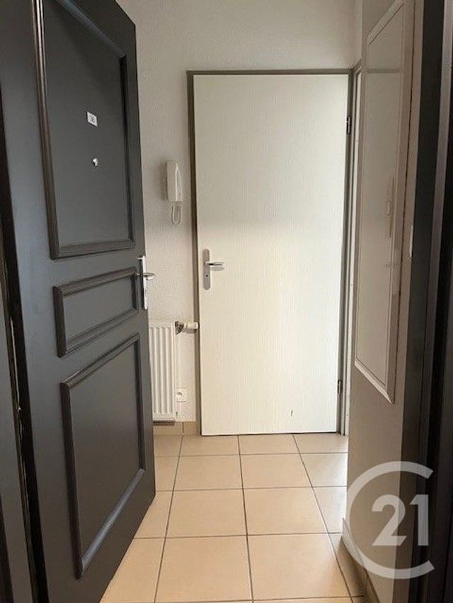 Appartement à louer - 2 pièces - 42.13 m2 - GIRONDE SUR DROPT - 33 - AQUITAINE - Century 21 Lgi Immo