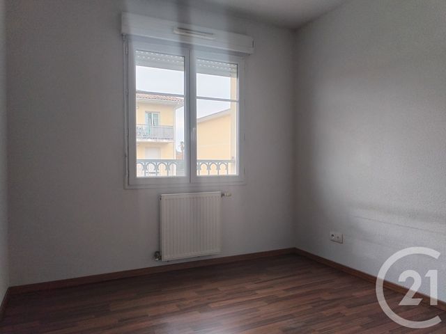Appartement à louer - 2 pièces - 42.13 m2 - GIRONDE SUR DROPT - 33 - AQUITAINE - Century 21 Lgi Immo