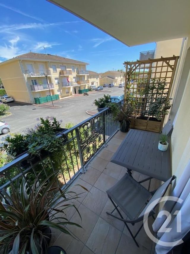 Appartement T3 à louer - 3 pièces - 64.28 m2 - GIRONDE SUR DROPT - 33 - AQUITAINE - Century 21 Lgi Immo