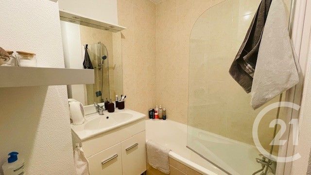Appartement à vendre - 2 pièces - 41.68 m2 - GIRONDE SUR DROPT - 33 - AQUITAINE - Century 21 Lgi Immo