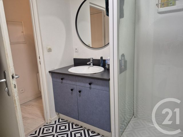 Appartement à louer - 2 pièces - 38.0 m2 - LA REOLE - 33 - AQUITAINE - Century 21 Lgi Immo