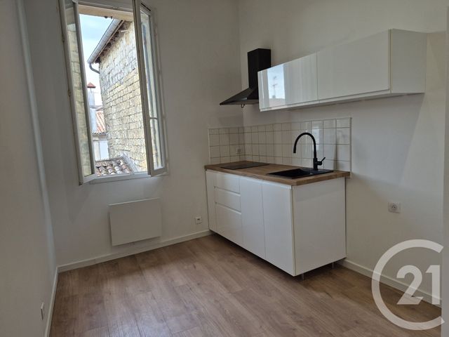 Appartement T1 à louer - 2 pièces - 26.0 m2 - LA REOLE - 33 - AQUITAINE - Century 21 Lgi Immo