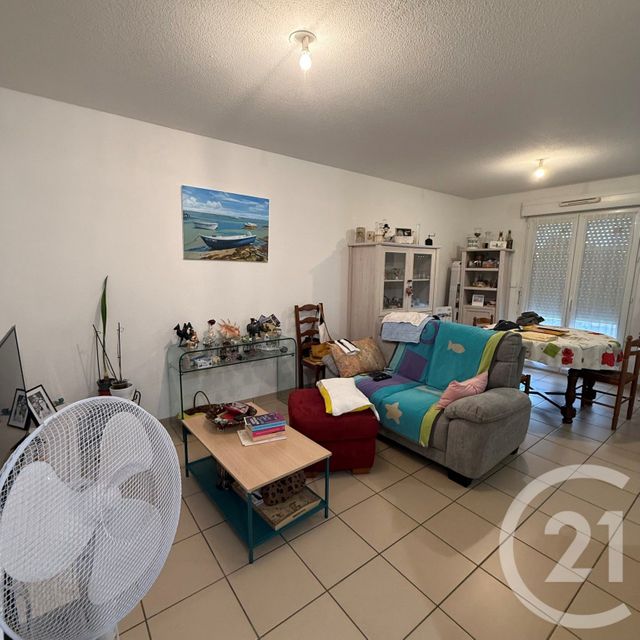 Appartement à vendre - 3 pièces - 60.99 m2 - GIRONDE SUR DROPT - 33 - AQUITAINE - Century 21 Lgi Immo