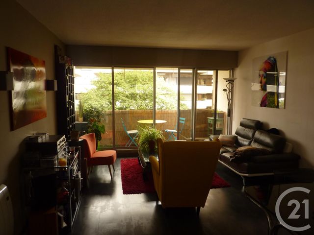 Appartement F3 à louer - 3 pièces - 75.02 m2 - BORDEAUX - 33 - AQUITAINE - Century 21 Lgi Immo