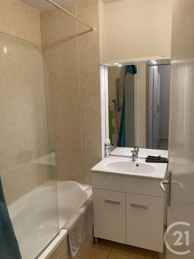 Appartement F3 à louer - 3 pièces - 64.06 m2 - GIRONDE SUR DROPT - 33 - AQUITAINE - Century 21 Lgi Immo