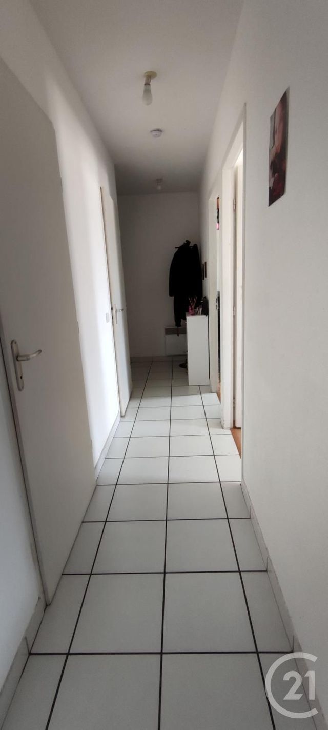 Appartement T3 à vendre - 3 pièces - 50.77 m2 - LA REOLE - 33 - AQUITAINE - Century 21 Lgi Immo Appartement T3 à vendre - 3 pièces - 50.77 m2 - LA REOLE - 33 - AQUITAINE - Century 21 Lgi Immo