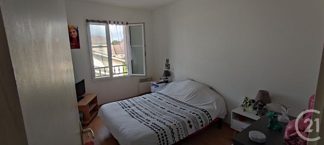 Appartement T3 à vendre - 3 pièces - 50.77 m2 - LA REOLE - 33 - AQUITAINE - Century 21 Lgi Immo Appartement T3 à vendre - 3 pièces - 50.77 m2 - LA REOLE - 33 - AQUITAINE - Century 21 Lgi Immo