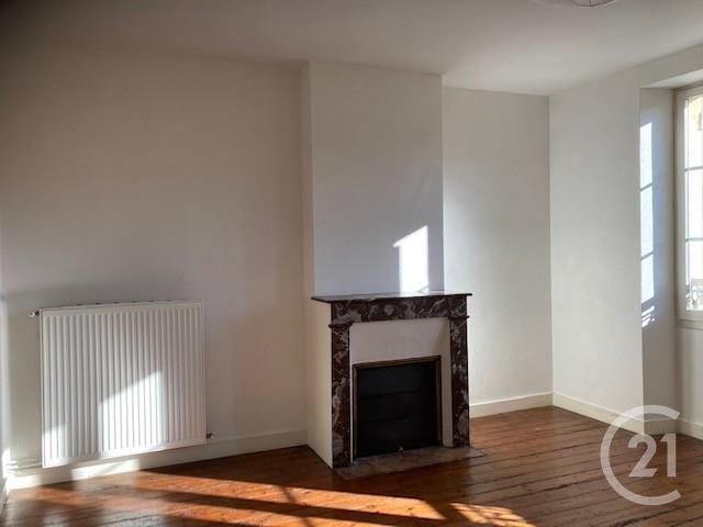 Appartement T3 à louer - 4 pièces - 92.75 m2 - LA REOLE - 33 - AQUITAINE - Century 21 Lgi Immo Appartement T3 à louer - 4 pièces - 92.75 m2 - LA REOLE - 33 - AQUITAINE - Century 21 Lgi Immo