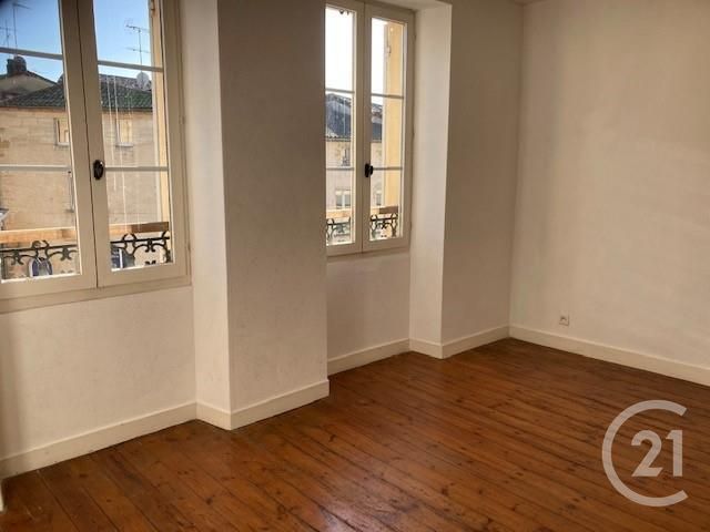 Appartement T3 à louer - 4 pièces - 92.75 m2 - LA REOLE - 33 - AQUITAINE - Century 21 Lgi Immo Appartement T3 à louer - 4 pièces - 92.75 m2 - LA REOLE - 33 - AQUITAINE - Century 21 Lgi Immo