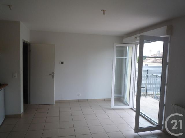 Afficher la photo en grand Appartement F2 à louer - 2 pièces - 41.68 m2 - GIRONDE SUR DROPT - 33 - AQUITAINE - Century 21 Lgi Immo