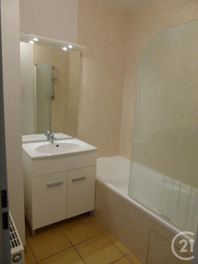 Afficher la photo en grand Appartement F2 à louer - 2 pièces - 41.68 m2 - GIRONDE SUR DROPT - 33 - AQUITAINE - Century 21 Lgi Immo