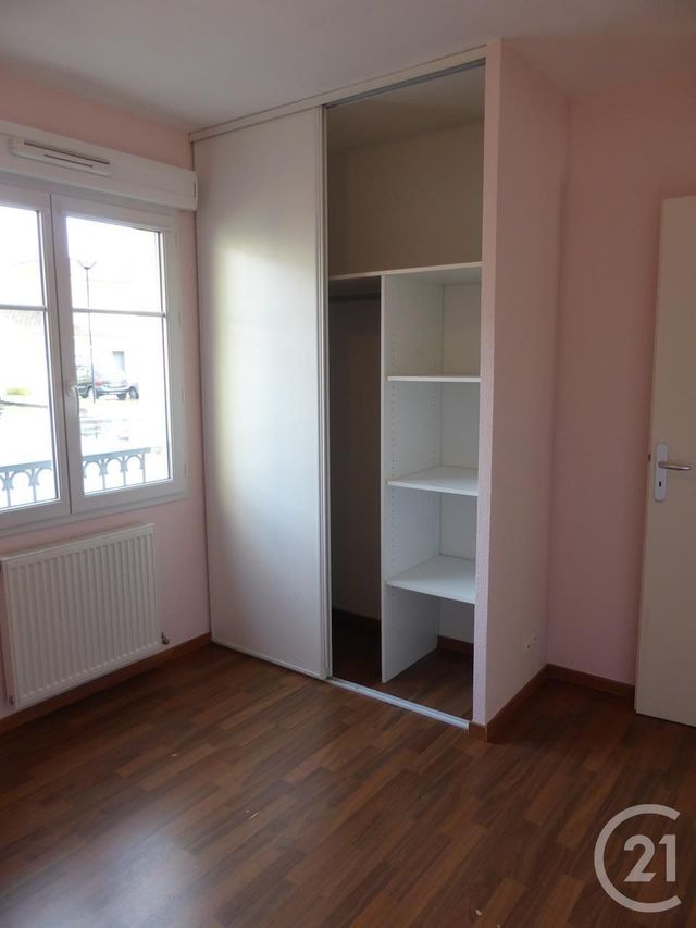 Afficher la photo en grand Appartement F2 à vendre - 2 pièces - 37.54 m2 - GIRONDE SUR DROPT - 33 - AQUITAINE - Century 21 Lgi Immo