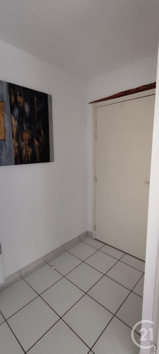Afficher la photo en grand Appartement T3 à vendre - 3 pièces - 52.54 m2 - LA REOLE - 33 - AQUITAINE - Century 21 Lgi Immo