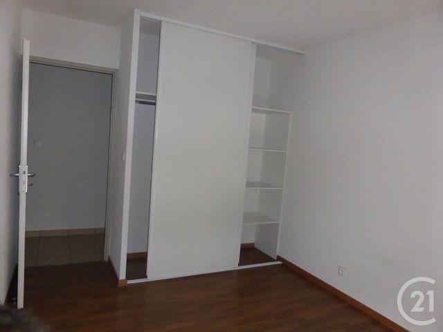 Appartement T3 à vendre - 3 pièces - 60.79 m2 - GIRONDE SUR DROPT - 33 - AQUITAINE - Century 21 Lgi Immo